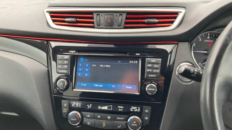 Nissan Qashqai 1.2 DiG-T Tekna [Non-Panoramic] 5dr Xtronic Petrol Hatchback